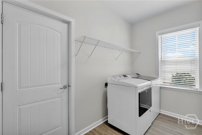 Building Photo - 235 Sonoma Dr