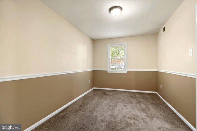 Building Photo - 752 Quince Orchard Blvd