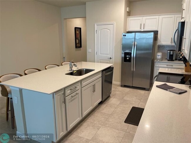 Building Photo - 2127 Appleton Cir S