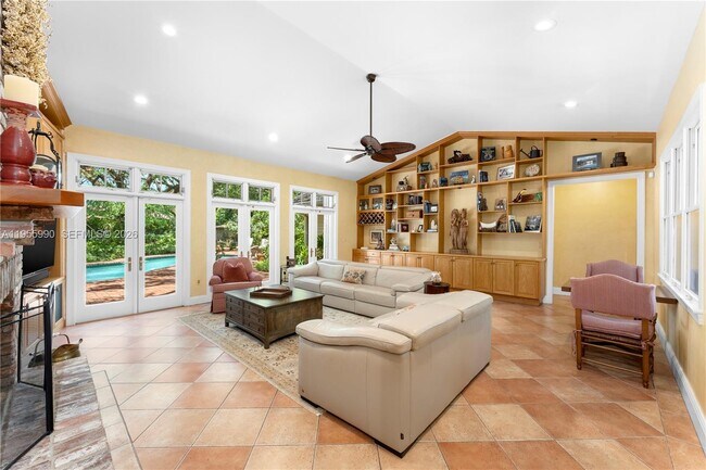 Building Photo - 7400 SW 47th Ct