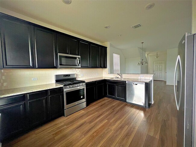 Building Photo - 444 English Oak St