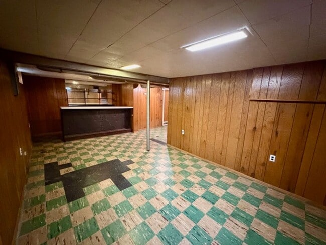 Building Photo - 3 Bedroom 1 1/2 Welcome Section 8