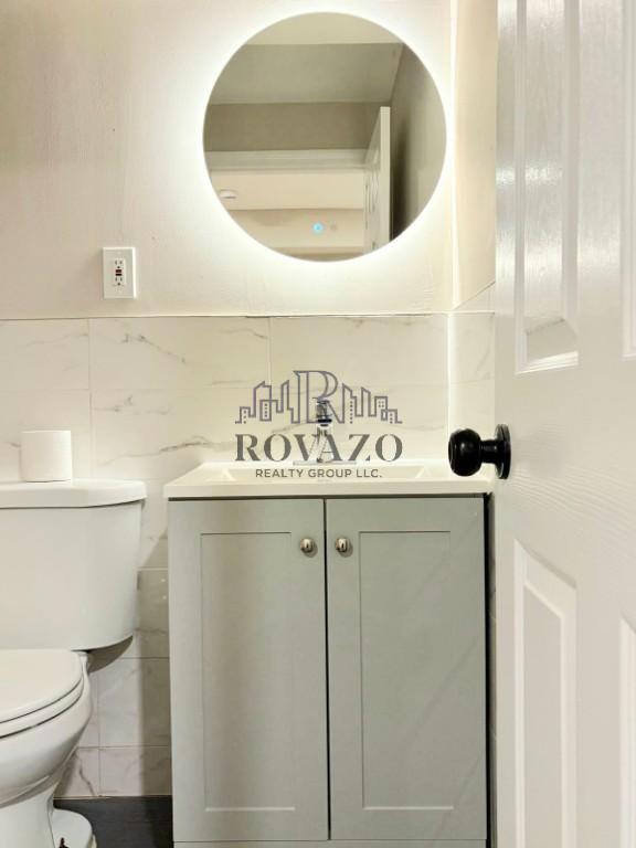 Building Photo - 172 Seymour Ave