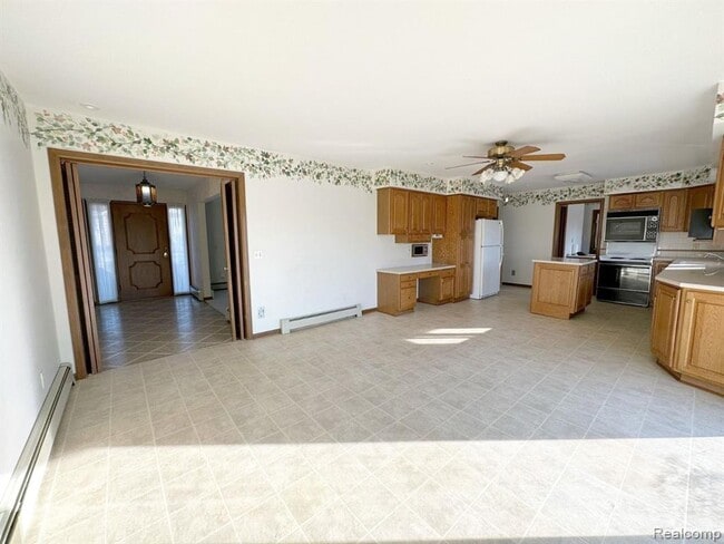 Building Photo - 6615 Fairwood Dr