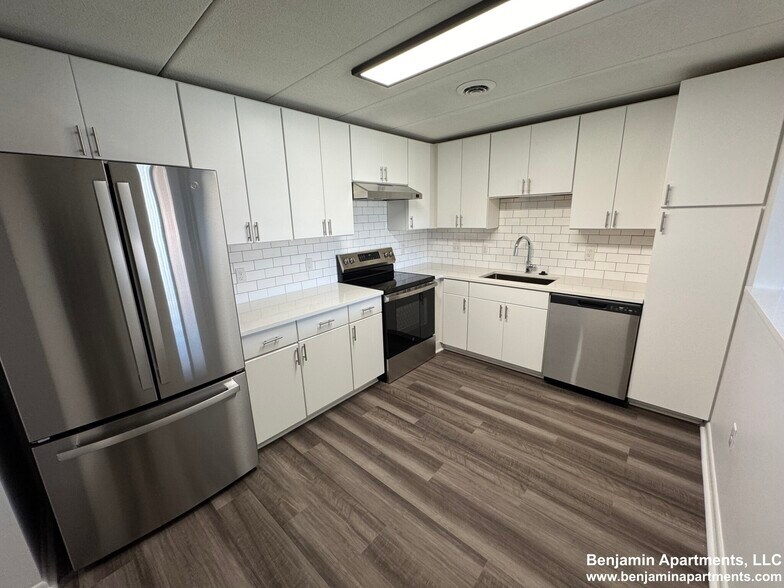 Building Photo - 51 Hill Rd