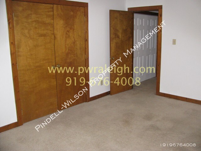 Building Photo - Top of the Pines Spacious Townhome