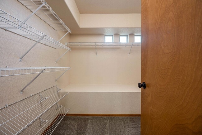 Building Photo - 2353 Saturn Cir