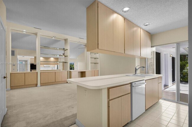 Building Photo - 2904 Pin Oak Ct