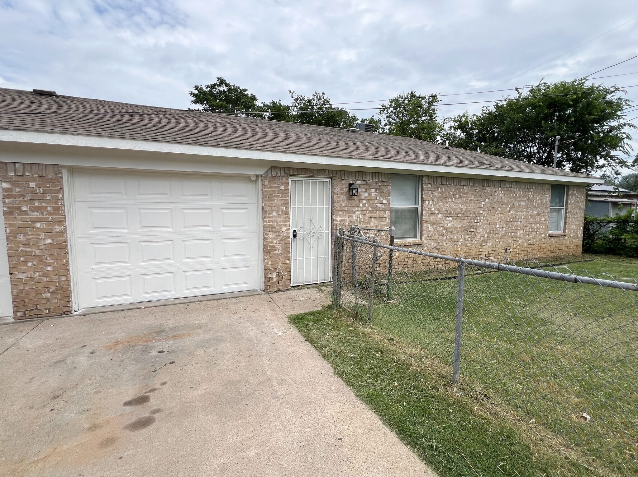 Building Photo - 1425 Little St