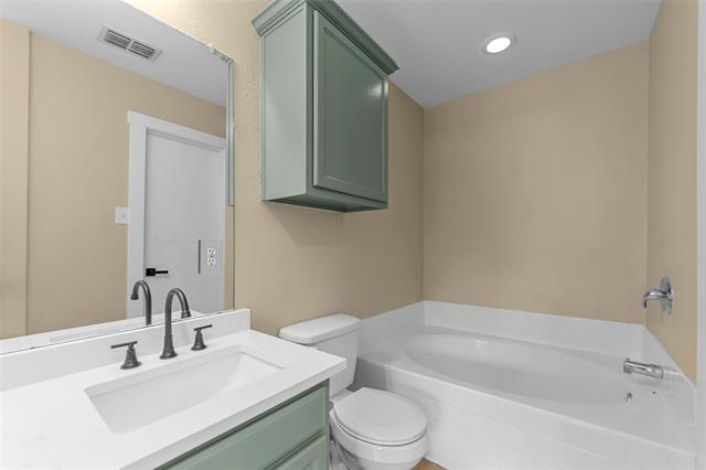 Building Photo - 1109 Caroline Dr