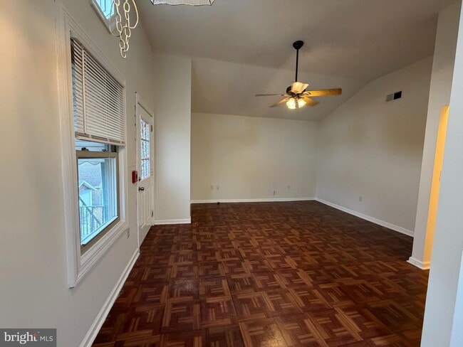 Building Photo - 1015 N Providence Rd