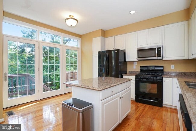 Building Photo - 2243 Journet Dr