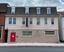 Building Photo - Second-Floor Studio - Weekly Rent