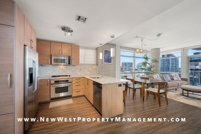 Building Photo - Stunning Fully Furnished East Village 2 Be...