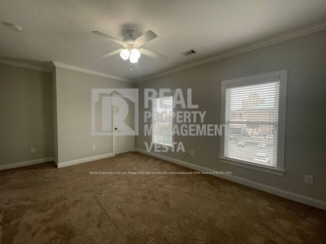 Building Photo - 435 New St