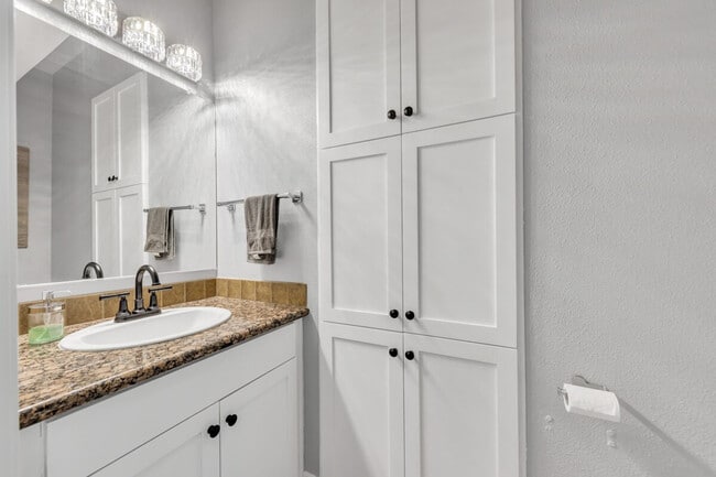 Building Photo - 53953 S River Rd