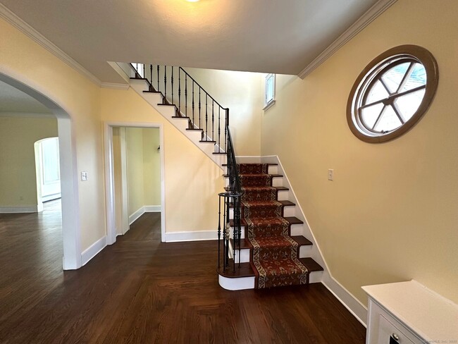 Building Photo - 116 Townsend Ave