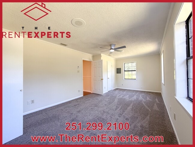 Building Photo - 4456 Eastview Dr