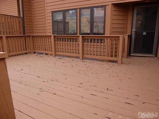Building Photo - 35 Sayre Dr