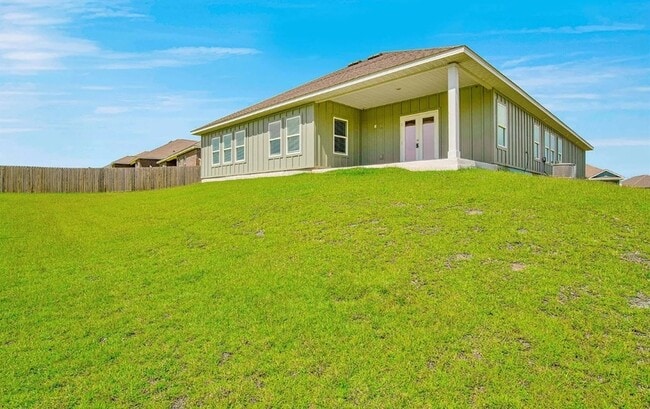 Building Photo - 30872 Semper Dr