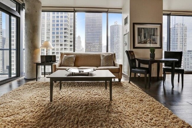 Building Photo - 539 N State St