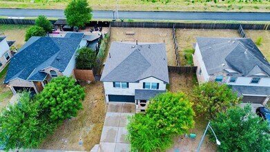 Building Photo - 307 Grutsch Dr