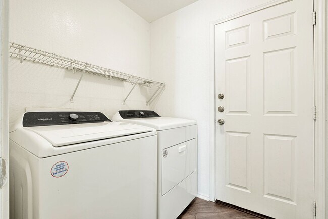 Building Photo - Cozy 3 Bedroom Home in Far West San Antonio!