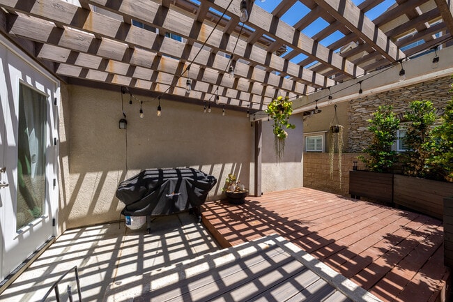 Building Photo - 1732 Wolf Canyon Loop