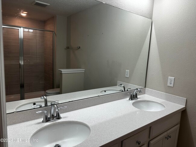 Building Photo - 7371 Palm Hills Dr