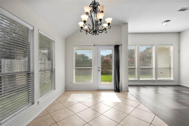 Building Photo - 11047 Pierce Valley Dr