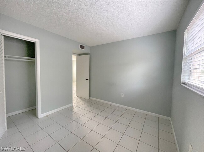 Building Photo - 3325 Arpt Rd S