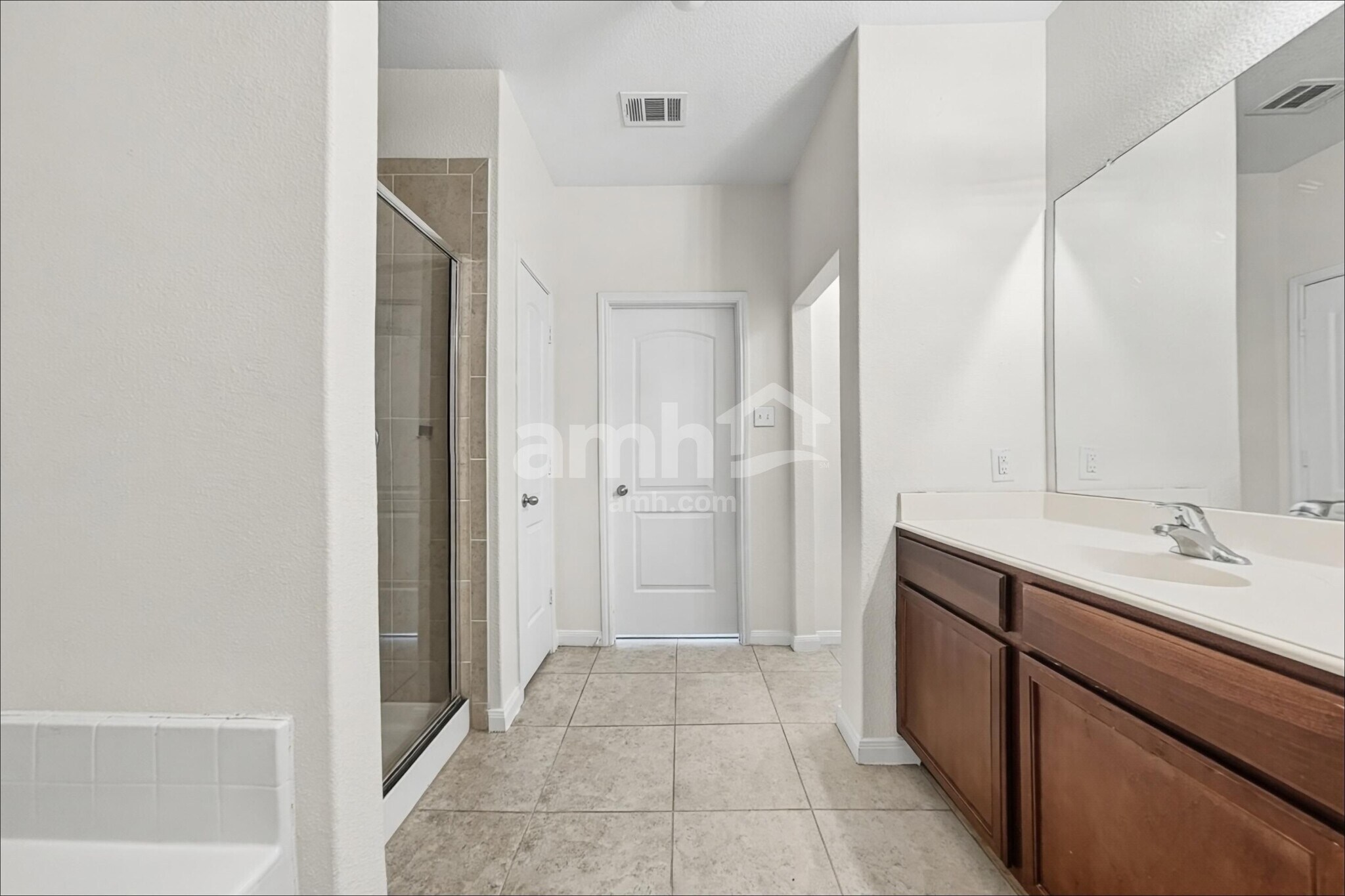 Building Photo - 1211 Arizona Dr