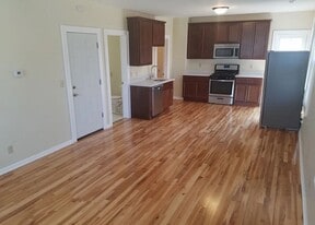 Building Photo - 2477-2479 N Dousman St