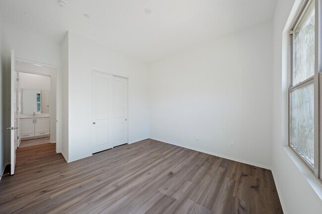 Building Photo - 822 Francesca Dr