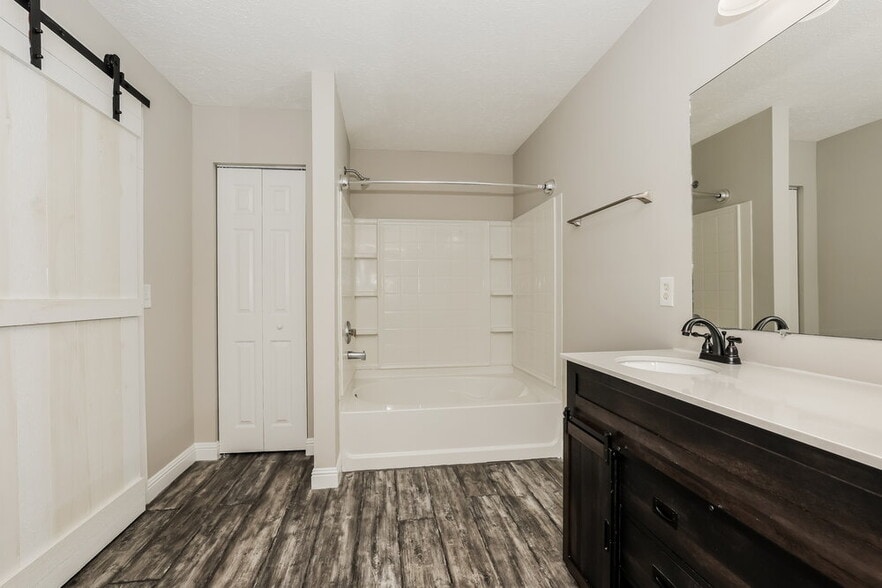 Building Photo - 209 Centreboard Ct