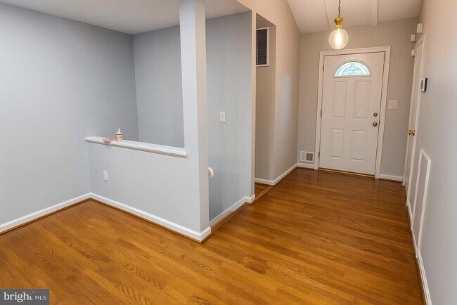 Building Photo - 8905 Bluffwood Ln