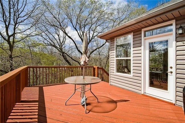 Building Photo - 15 Glenbrook Ln