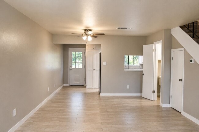Building Photo - 105 Star