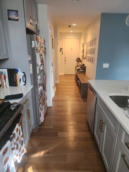 Building Photo - 1500 N American St