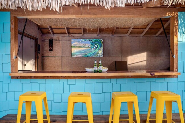 Building Photo - 6660 Date Palm Ave S