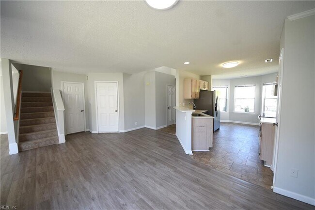 Building Photo - 102 Pelican Cove