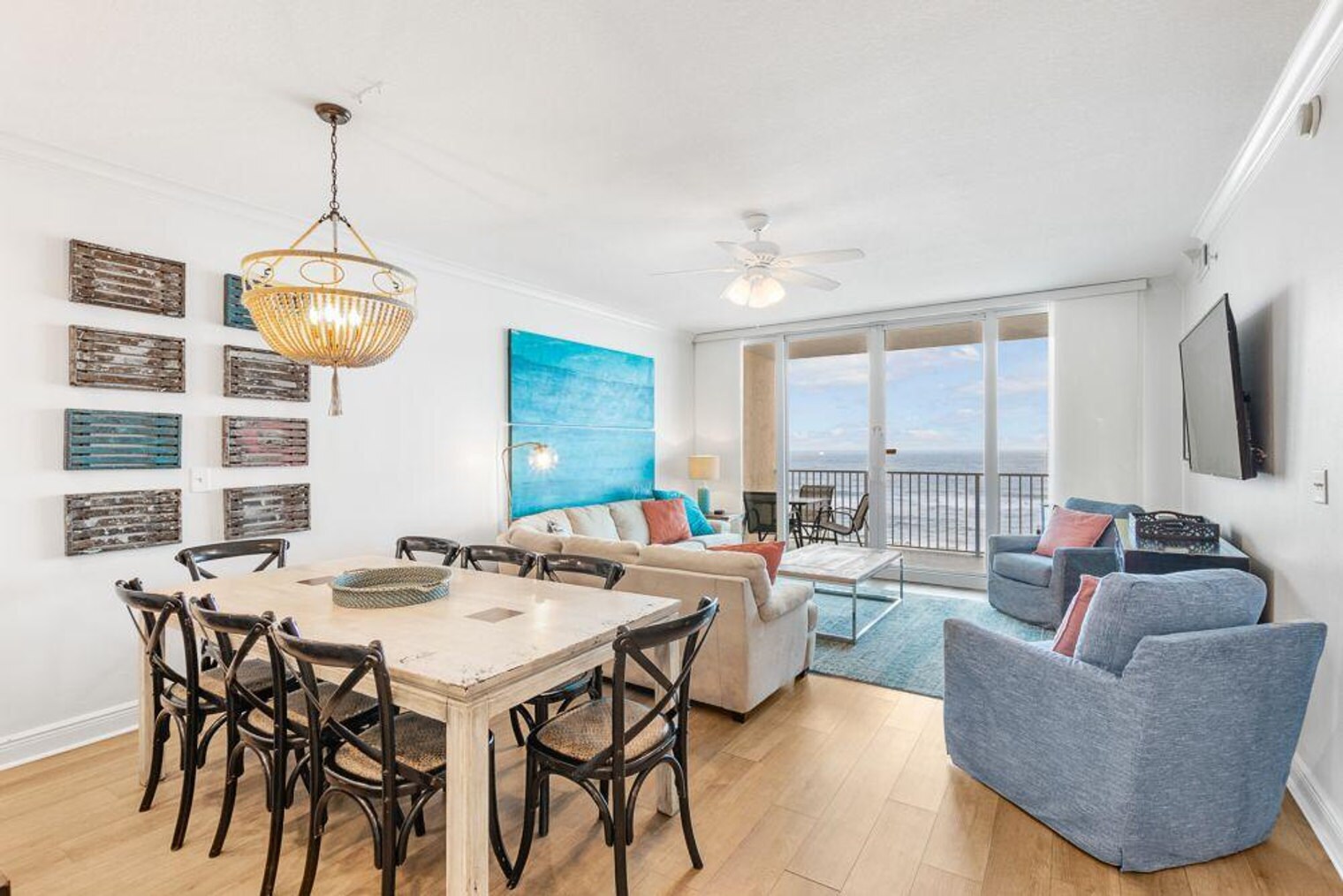 Building Photo - 365 E Beach Blvd