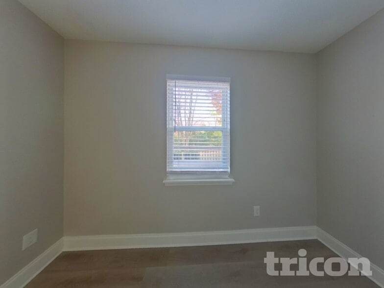 Building Photo - 5801 Leaf Ct