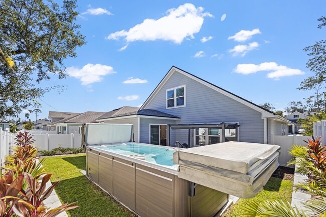 Building Photo - 50 Moana Ct S