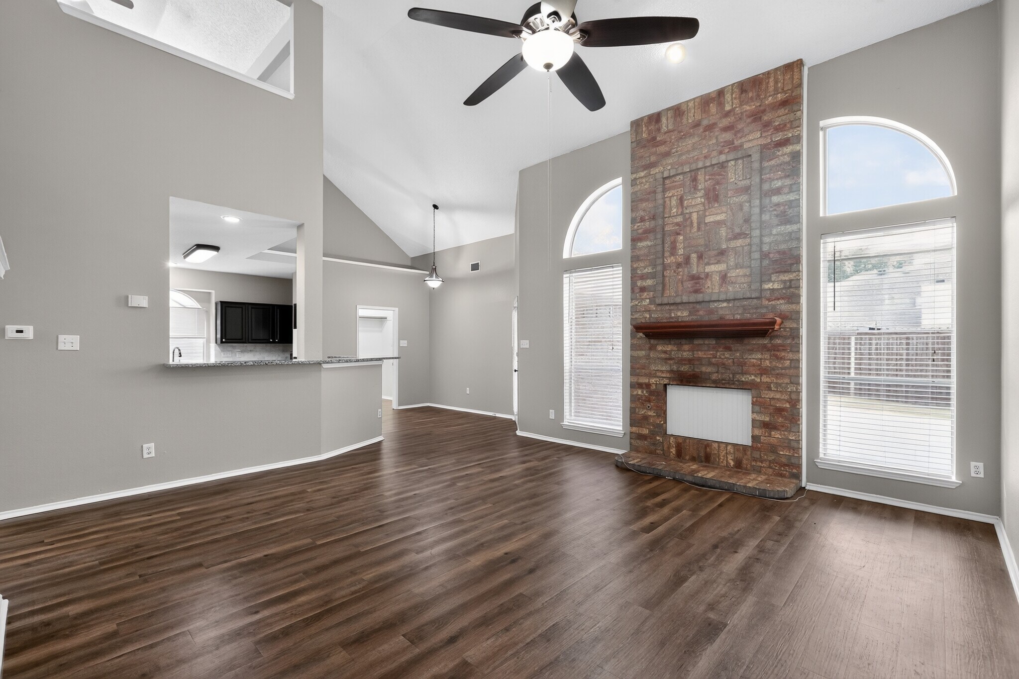 Building Photo - 1624 Ariel Dr