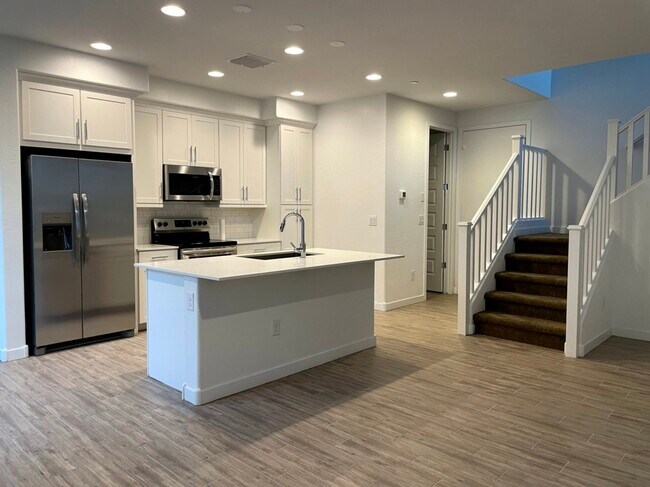 Living Area - 4100 S Pinelake Way