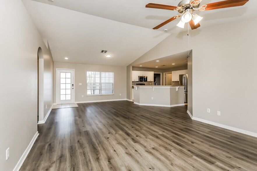 Building Photo - 2511 28th St W