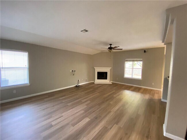 Building Photo - 1413 Haley Gray Dr