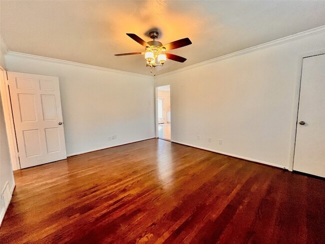 Building Photo - 421 Jolee St
