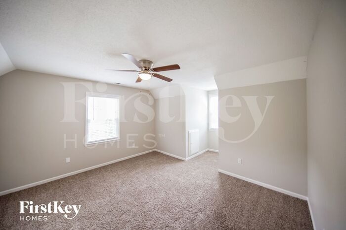 Building Photo - 2301 Buckingham Pl